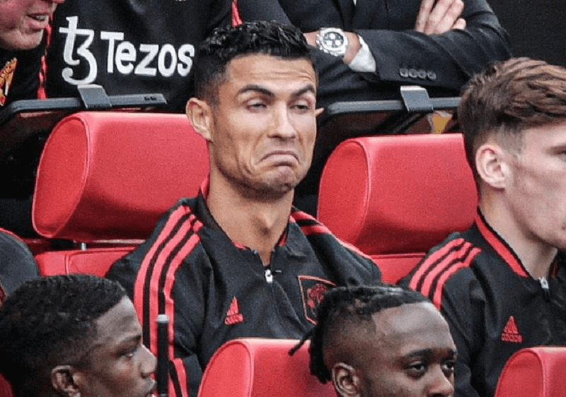 Ronaldo ngán ngẩm Quỷ đỏ